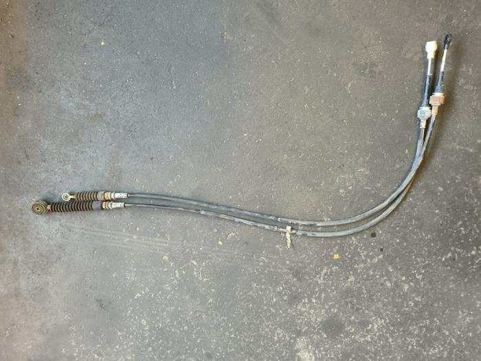 Gearbox control cable from a Daihatsu Terios (J2) 1.5 16V DVVT 4x2 Euro 4 2006
