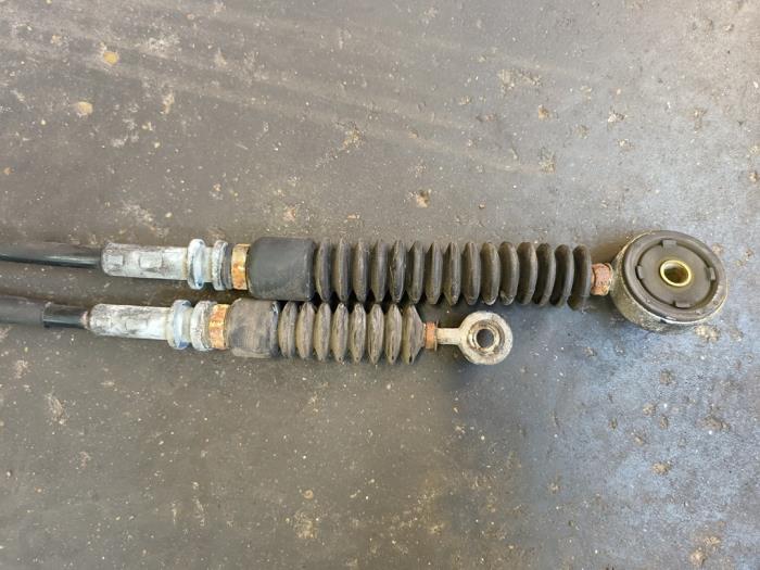 Gearbox control cable from a Daihatsu Terios (J2) 1.5 16V DVVT 4x2 Euro 4 2006