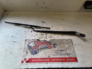 Used Front wiper arm Daihatsu Terios (J2) 1.5 16V DVVT 4x2 Euro 4 Price on request offered by Autodemontage Joko B.V.