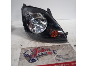 Used Headlight, right Ford Fiesta 5 (JD/JH) 1.3 Price on request offered by Autodemontage Joko B.V.