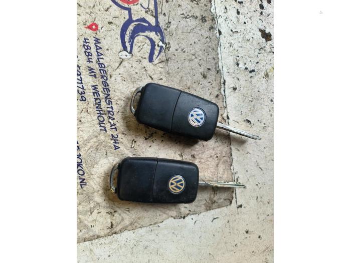 Set of cylinder locks (complete) from a Volkswagen Golf VI Variant (AJ5/1KA) 1.6 TDI 16V 105 2010