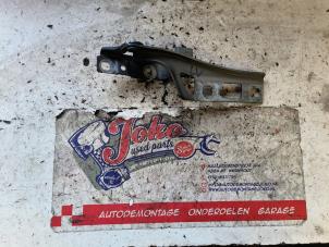 Used Bonnet Hinge Opel Zafira (M75) 2.2 16V Direct Ecotec Price on request offered by Autodemontage Joko B.V.