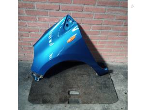 Used Front wing, left Daihatsu Cuore (L251/271/276) 1.0 12V DVVT Price on request offered by Autodemontage Joko B.V.