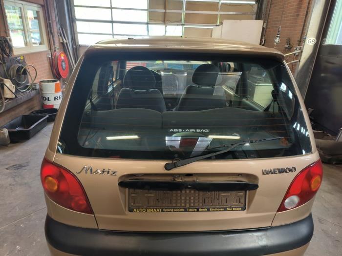Używane Tylna klapa Chevrolet Matiz 1.0 Cena na żądanie oferowane przez Autodemontage Joko B.V.