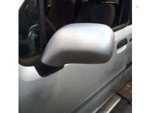 Gebrauchte Außenspiegel links Opel Agila (A) 1.2 16V Preis auf Anfrage angeboten von Autodemontage Joko B.V.