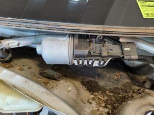 Used Front wiper motor Peugeot 207 SW (WE/WU) 1.6 16V Price on request offered by Autodemontage Joko B.V.