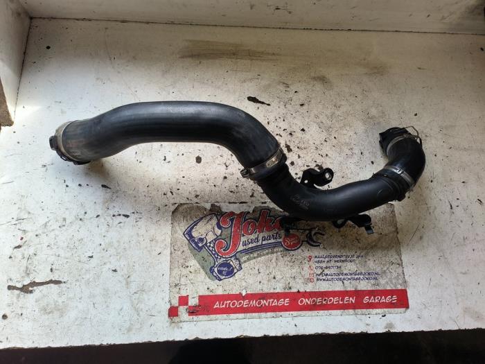 Gebrauchte Intercooler Schlauch Renault Clio IV (5R) 0.9 Energy TCE 90 12V Preis auf Anfrage angeboten von Autodemontage Joko B.V.