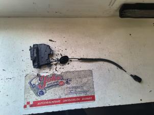 Used Front door lock mechanism 4-door, right Renault Clio IV (5R) 0.9 Energy TCE 90 12V Price on request offered by Autodemontage Joko B.V.