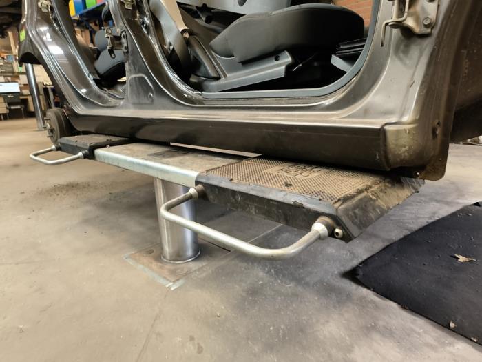 Używane Próg prawy Chevrolet Spark (M300) 1.0 16V Cena na żądanie oferowane przez Autodemontage Joko B.V.