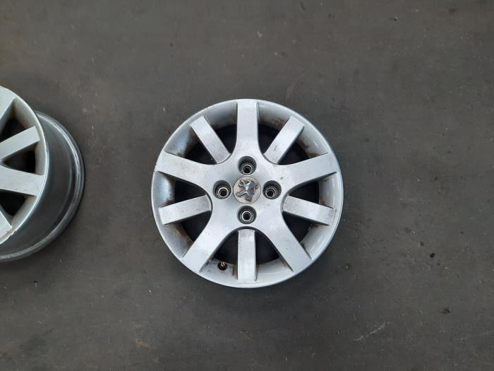Używane Obrecz Peugeot 206+ (2L/M) 1.4 XS Cena na żądanie oferowane przez Autodemontage Joko B.V.
