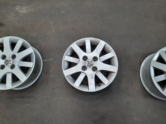 Używane Obrecz Peugeot 206+ (2L/M) 1.4 XS Cena na żądanie oferowane przez Autodemontage Joko B.V.