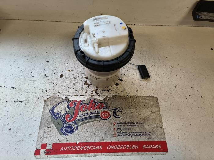 Gebrauchte Kraftstoffpumpe Elektrisch Peugeot 206+ (2L/M) 1.4 XS Preis auf Anfrage angeboten von Autodemontage Joko B.V.