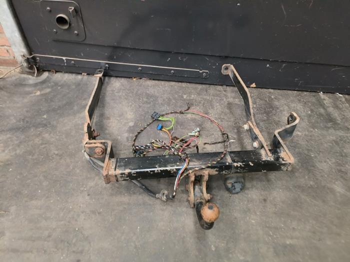 Używane Hak holowniczy Peugeot 807 2.0 HDi 16V Cena na żądanie oferowane przez Autodemontage Joko B.V.