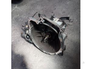 Begagnade Växellåda Mazda Demio (DW) 1.3 16V Pris på förfrågan erbjuds av Autodemontage Joko B.V.