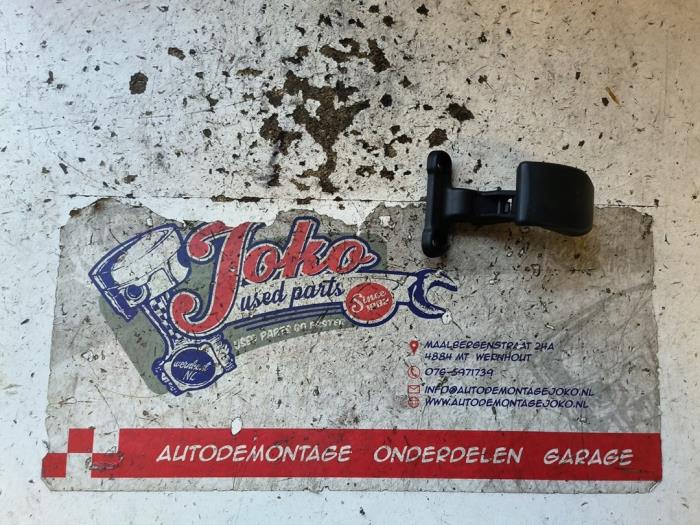 Usados Manivela de ventanilla Suzuki Alto 1.0 12V Precio de solicitud ofrecido por Autodemontage Joko B.V.