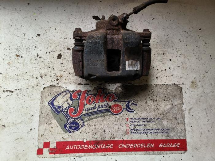 Gebrauchte Bremszange links vorne Peugeot 207/207+ (WA/WC/WM) 1.4 16V VTi Preis auf Anfrage angeboten von Autodemontage Joko B.V.