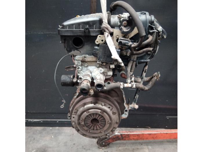 Engine from a Daihatsu Cuore (L251/271/276) 1.0 12V DVVT 2005