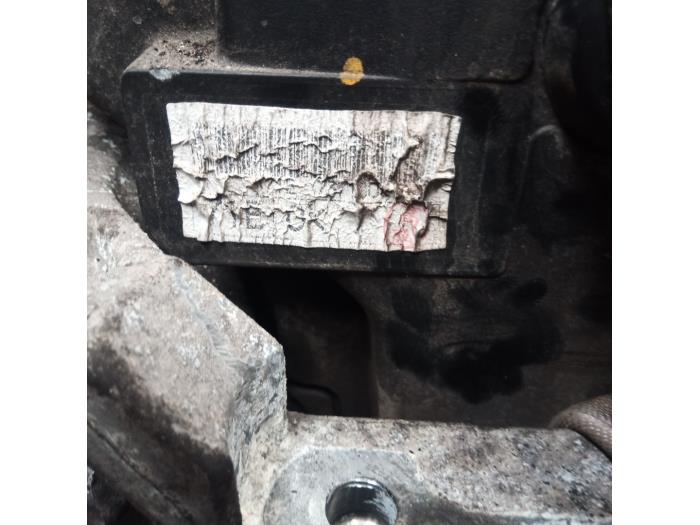 Engine from a Daihatsu Cuore (L251/271/276) 1.0 12V DVVT 2005