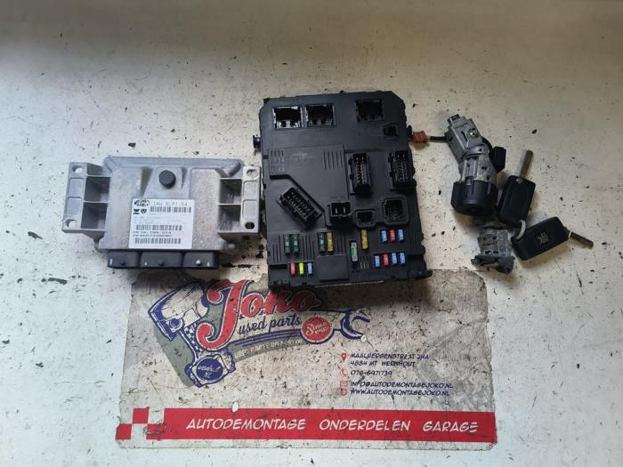Używane Komputer sterowania silnika Peugeot 407 SW (6E) 2.0 16V Cena na żądanie oferowane przez Autodemontage Joko B.V.