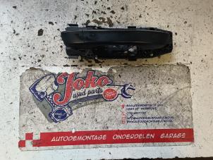 Usados Manija de puerta de 4 puertas derecha detrás Volkswagen Polo VI (AW1) 1.0 MPi 12V Precio de solicitud ofrecido por Autodemontage Joko B.V.
