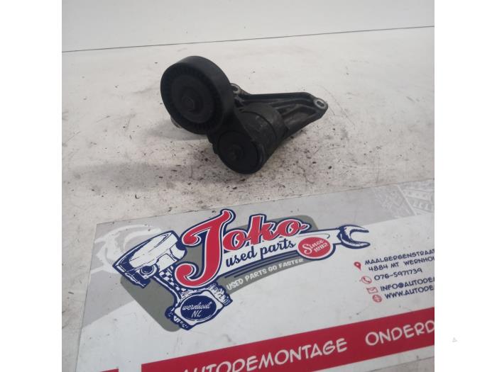 Usados Rodillo tensor correa múltiple Opel Corsa C (F08/68) 1.4 16V Precio de solicitud ofrecido por Autodemontage Joko B.V.