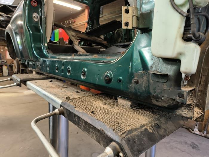 Używane Próg prawy BMW Mini (R50/53) 1.6 16V One Cena na żądanie oferowane przez Autodemontage Joko B.V.