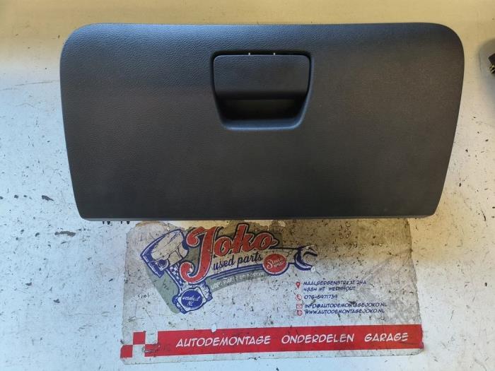 Begagnade Handskfack Opel Karl 1.0 12V Pris på förfrågan erbjuds av Autodemontage Joko B.V.