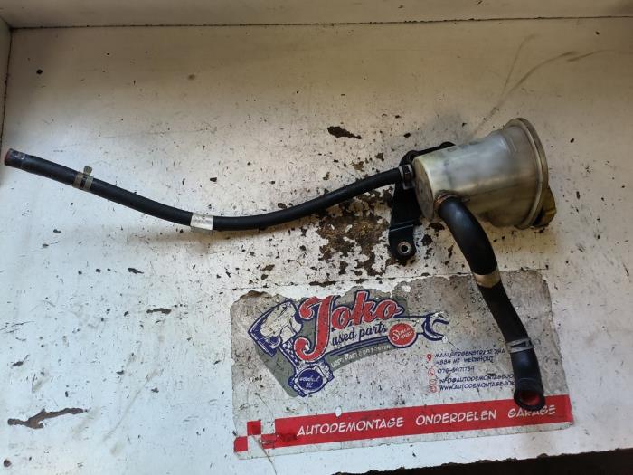 Begagnade Styrservotank Ford Fiesta 4 1.3i Pris på förfrågan erbjuds av Autodemontage Joko B.V.