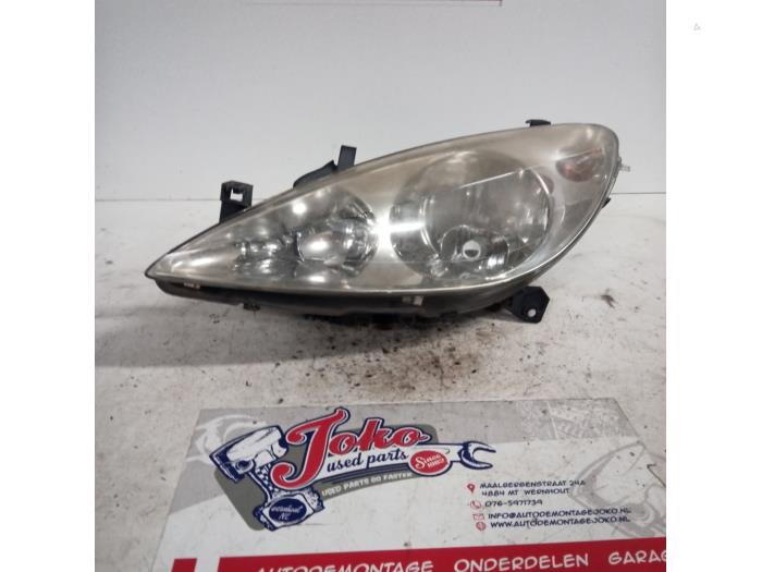 Usagé Reflektor lewy Peugeot 307 CC (3B) 2.0 16V Prix sur demande proposé par Autodemontage Joko B.V.
