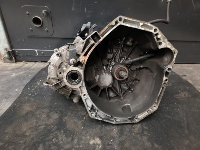 Gebrauchte Getriebe Renault Scénic III (JZ) 1.5 dCi 110 Preis auf Anfrage angeboten von Autodemontage Joko B.V.