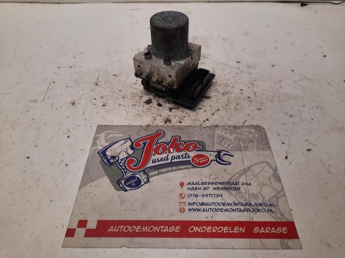 Begagnade ABS-pump Audi A5 Cabrio (8F7) 2.0 TDI 16V Pris på förfrågan erbjuds av Autodemontage Joko B.V.