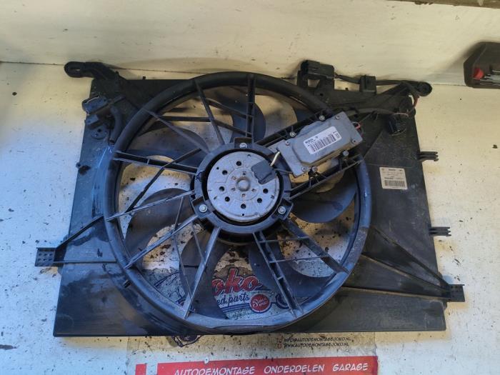 Używane Wentylator Volvo S60 I (RS/HV) 2.4 20V 170 Cena na żądanie oferowane przez Autodemontage Joko B.V.