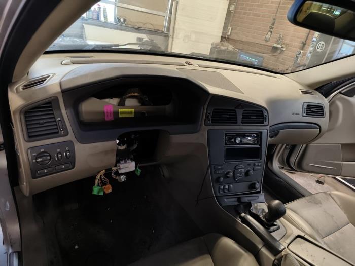 Używane Panel Volvo S60 I (RS/HV) 2.4 20V 170 Cena na żądanie oferowane przez Autodemontage Joko B.V.