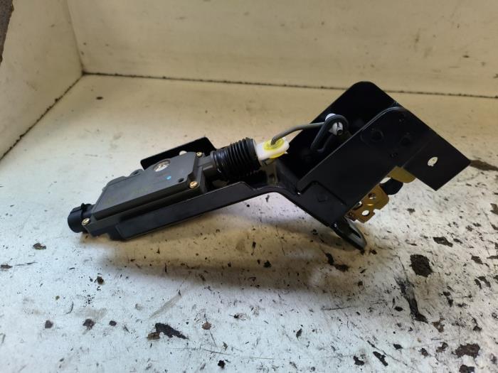 Tailgate lock mechanism Citroen C5 II Break 1.6 HDiF 16V - 661527