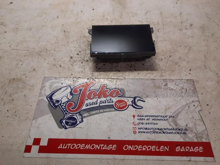 Begagnade Innerdisplay Peugeot 307 CC (3B) 2.0 16V Pris på förfrågan erbjuds av Autodemontage Joko B.V.