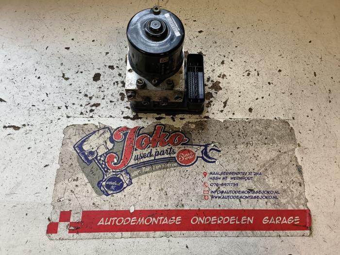 Used ABS pump Volkswagen Golf V (1K1) 1.9 TDI Price on request offered by Autodemontage Joko B.V.