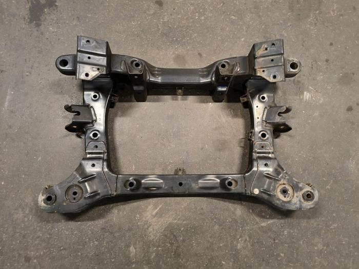 Used Subframe Hyundai H-300 2.5 CRDi Price on request offered by Autodemontage Joko B.V.