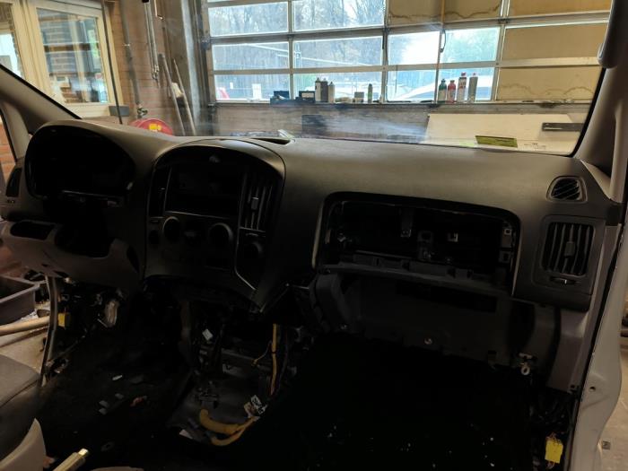 Używane Panel Hyundai H-300 2.5 CRDi Cena na żądanie oferowane przez Autodemontage Joko B.V.