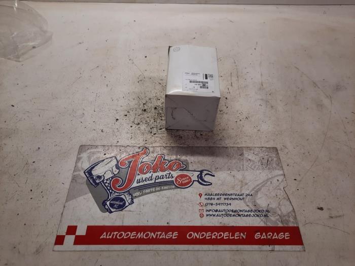 Neue Ölfilter Peugeot Boxer (U9) 3.0 HDi 145 Euro 5 Preis auf Anfrage angeboten von Autodemontage Joko B.V.
