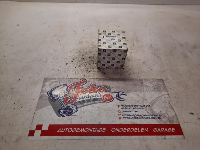 Neue Ölfilter Peugeot 406 (8B) 3.0 V6 24V Preis auf Anfrage angeboten von Autodemontage Joko B.V.