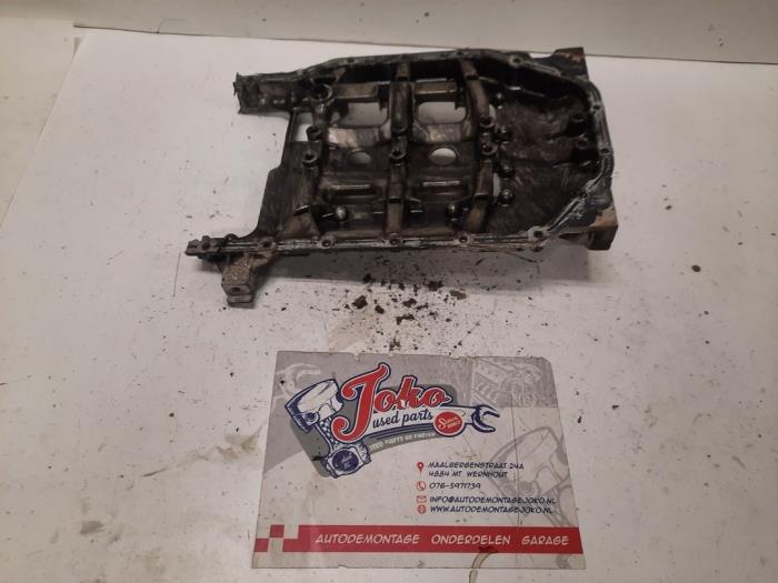 Usagé Couvercle carter Hyundai H-300 2.5 CRDi Prix sur demande proposé par Autodemontage Joko B.V.
