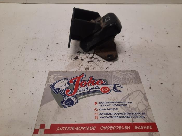 Used Engine mount Hyundai H-300 2.5 CRDi Price on request offered by Autodemontage Joko B.V.
