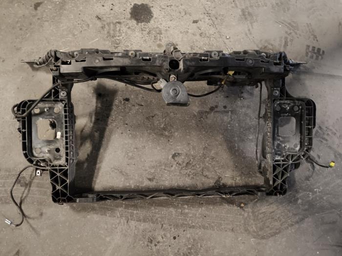 Begagnade Front Fiat Grande Punto (199) 1.2 Pris på förfrågan erbjuds av Autodemontage Joko B.V.