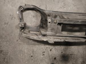 Front från en Opel Vivaro 1.9 DTI 16V 2004