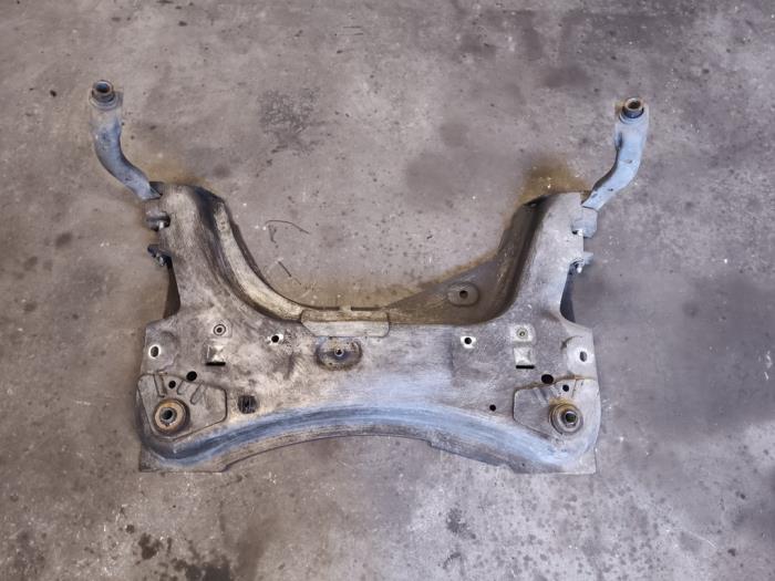 Used Subframe Renault Modus/Grand Modus (JP) 1.6 16V Price on request offered by Autodemontage Joko B.V.