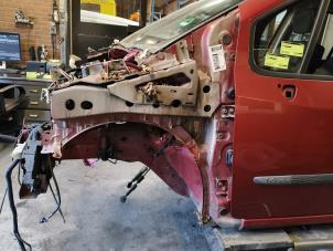 Gebrauchte Karosserieecke links vorne Renault Modus/Grand Modus (JP) 1.6 16V Preis auf Anfrage angeboten von Autodemontage Joko B.V.