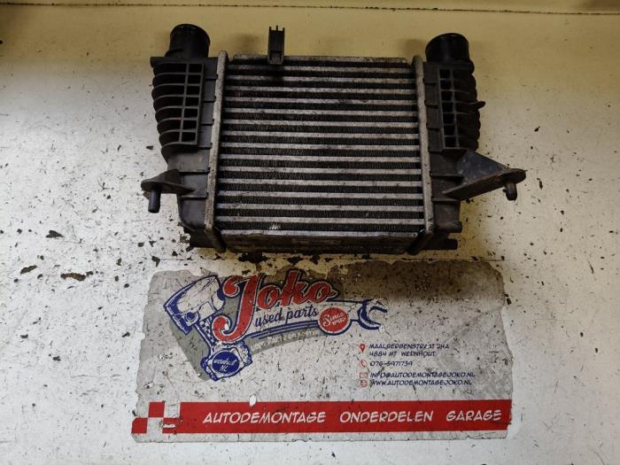 Intercooler Renault Clio III (BR/CR), 2005 / 2014 1.2 16V TCe 100, Berline avec hayon arrière, Essence, 1.149cc, 74kW (101pk), FWD, D4F784; D4FH7, 2007-05 / 2014-12, BR1P; BR14; BRC4; BRCP; CR14; CR1P; CRC4; CRCP (Occasion)