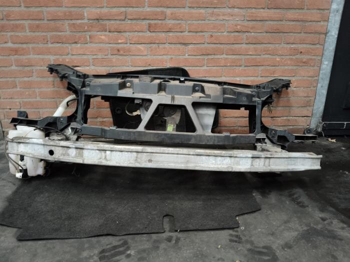 Begagnade Front Renault Scénic II (JM) 2.0 16V Pris på förfrågan erbjuds av Autodemontage Joko B.V.