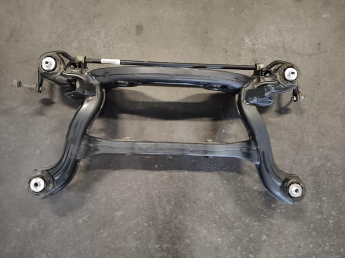 Begagnade Underram Mercedes CLA (117.3) 1.6 CLA-200 16V Pris på förfrågan erbjuds av Autodemontage Joko B.V.