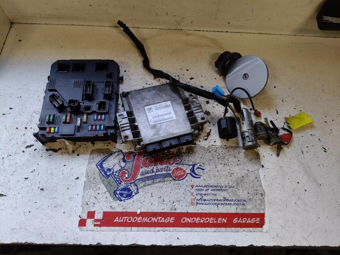 Used Body control computer Peugeot 206 (2A/C/H/J/S) 1.1 XN,XR Price on request offered by Autodemontage Joko B.V.